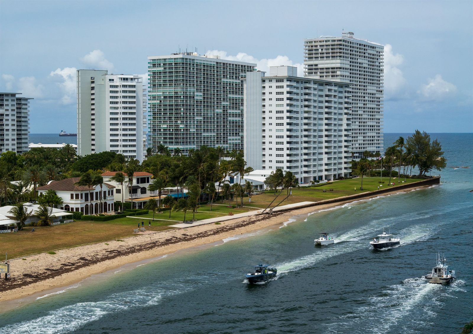 Fort Lauderdale waterfront towers and boats